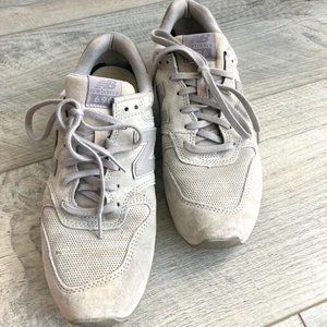 New Balance 696 Grey Sneaker